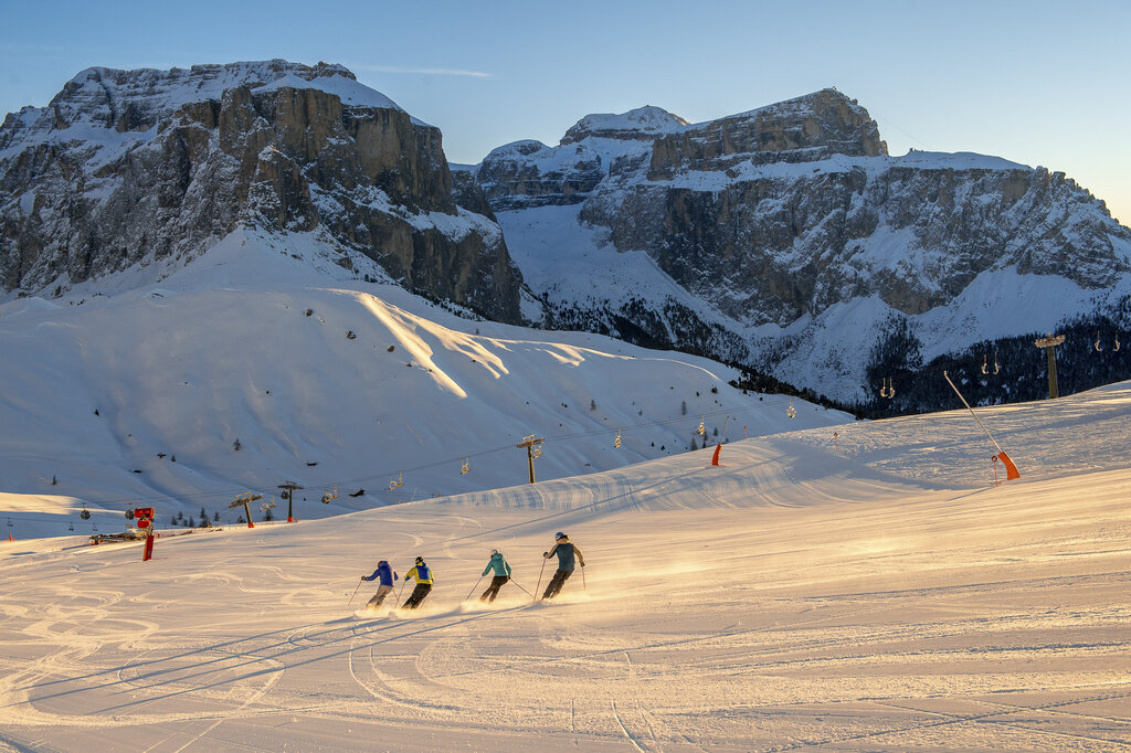 Sci all'alba Sci all'alba in Val di Fassa