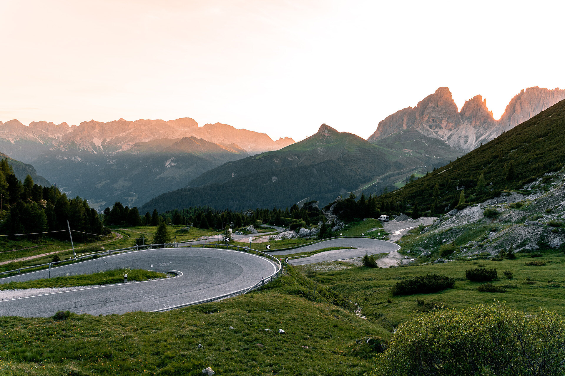 Passo Pordoi | © Patricia Ramirez - Archivio Immagini ApT Val di Fassa Strada del Passo Pordoi, versante Val di Fassa  | © Patricia Ramirez - Archivio Immagini ApT Val di Fassa