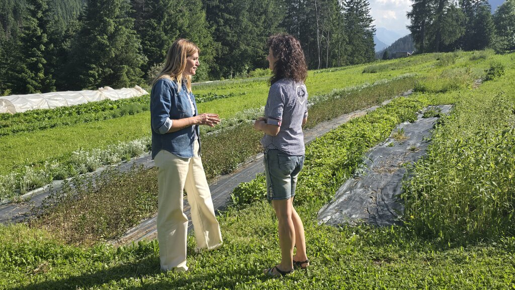 Fiores a Vigo in Val di Fassa Chiara Maci in visita all'Agritur Fiores da Nadia a Vigo in Val di Fassa